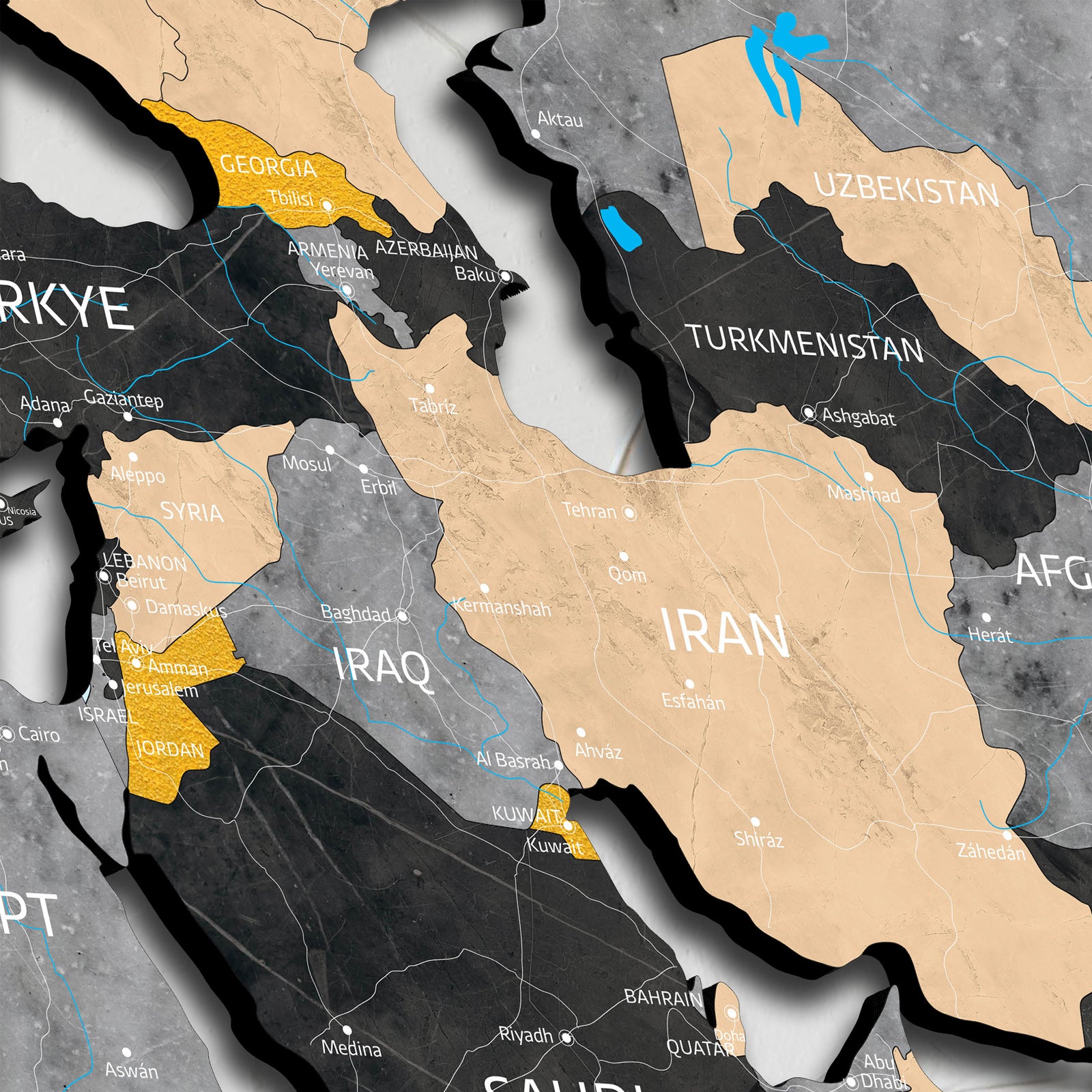 Drevená 3D mapa sveta žltá